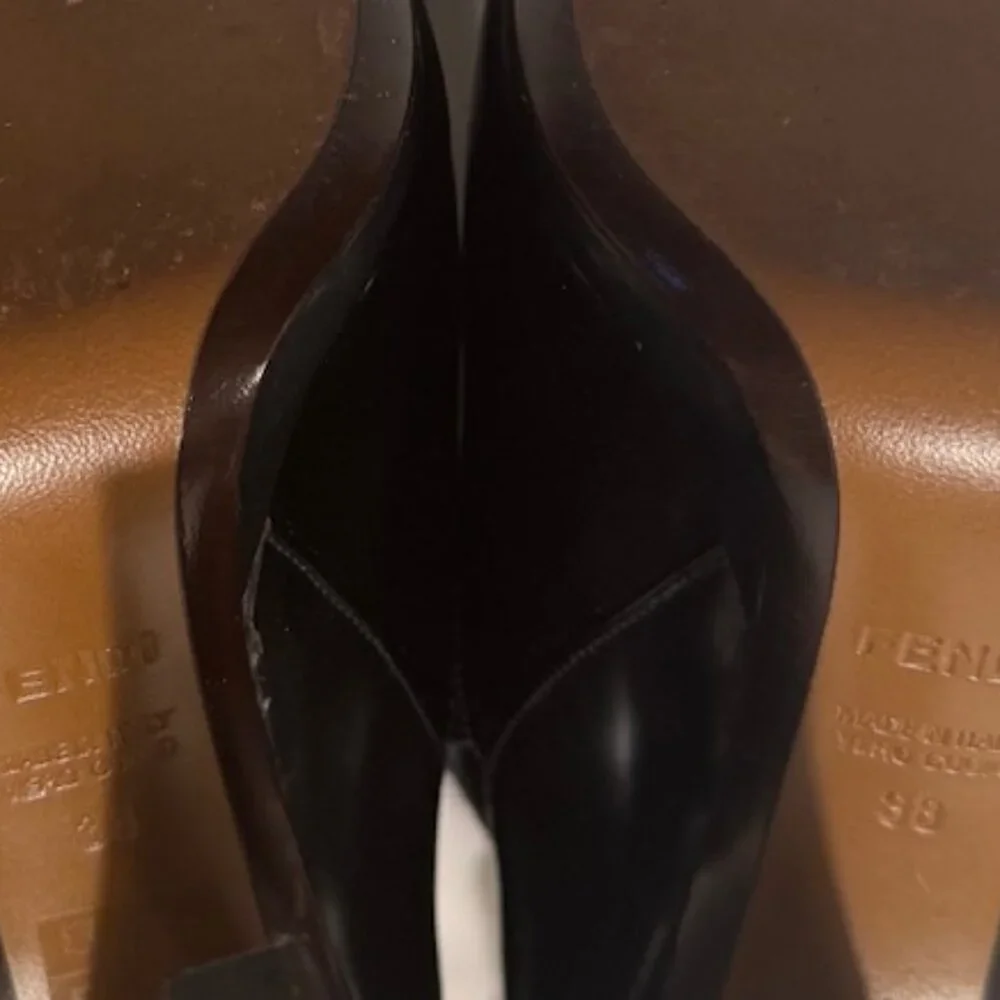 Fendi Victorian Calf Hair/ Patent Leather Ankle Booties -Size 38 w/ Box LIKE NEW
